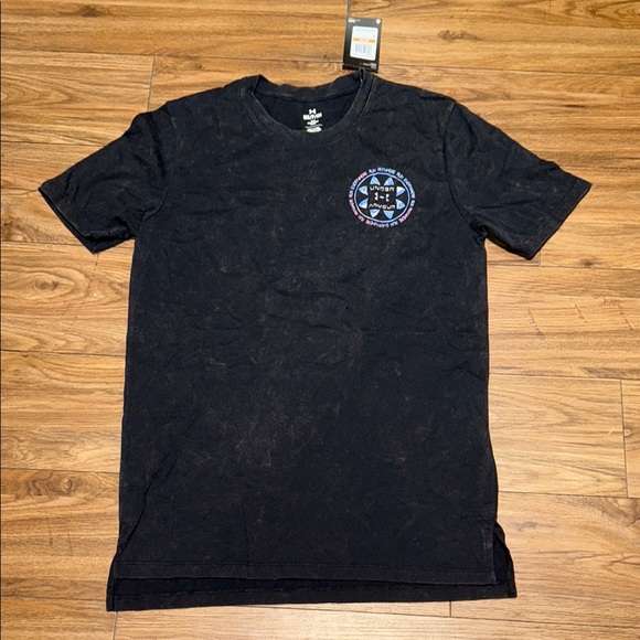 NWT Under Armour Acid Wash Graphic T-Shirt - Picture 1 of 2